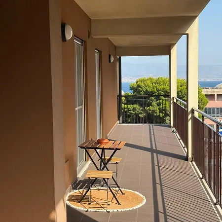 Perla Dello Stretto Apartment *