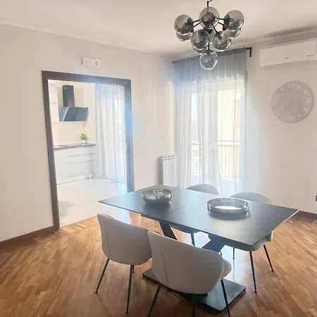 Perla Dello Stretto Apartment *